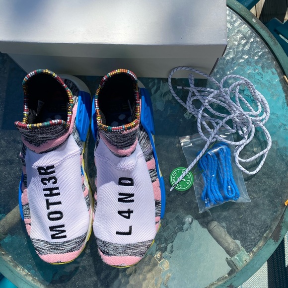 Human Race - Picture 4 of 6